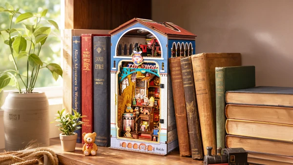 Treasure Toy Shop DIY Book Nook